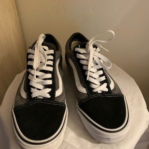 Men’s Vans size 9